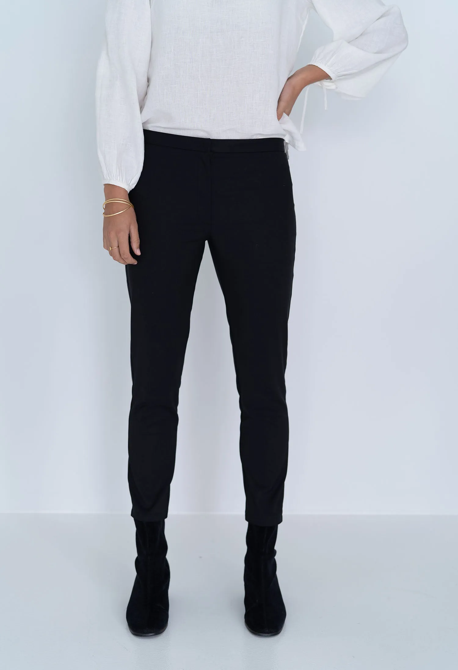 Noir Pant in Black