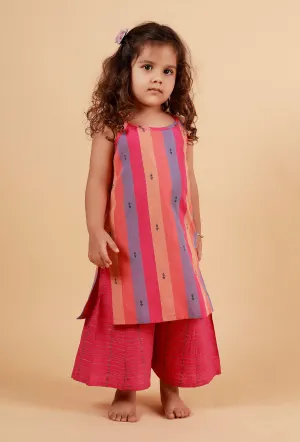 Set of 2: Pink Multicolor Stripe Sleeveless Kurta And Woven Pallazo Pants