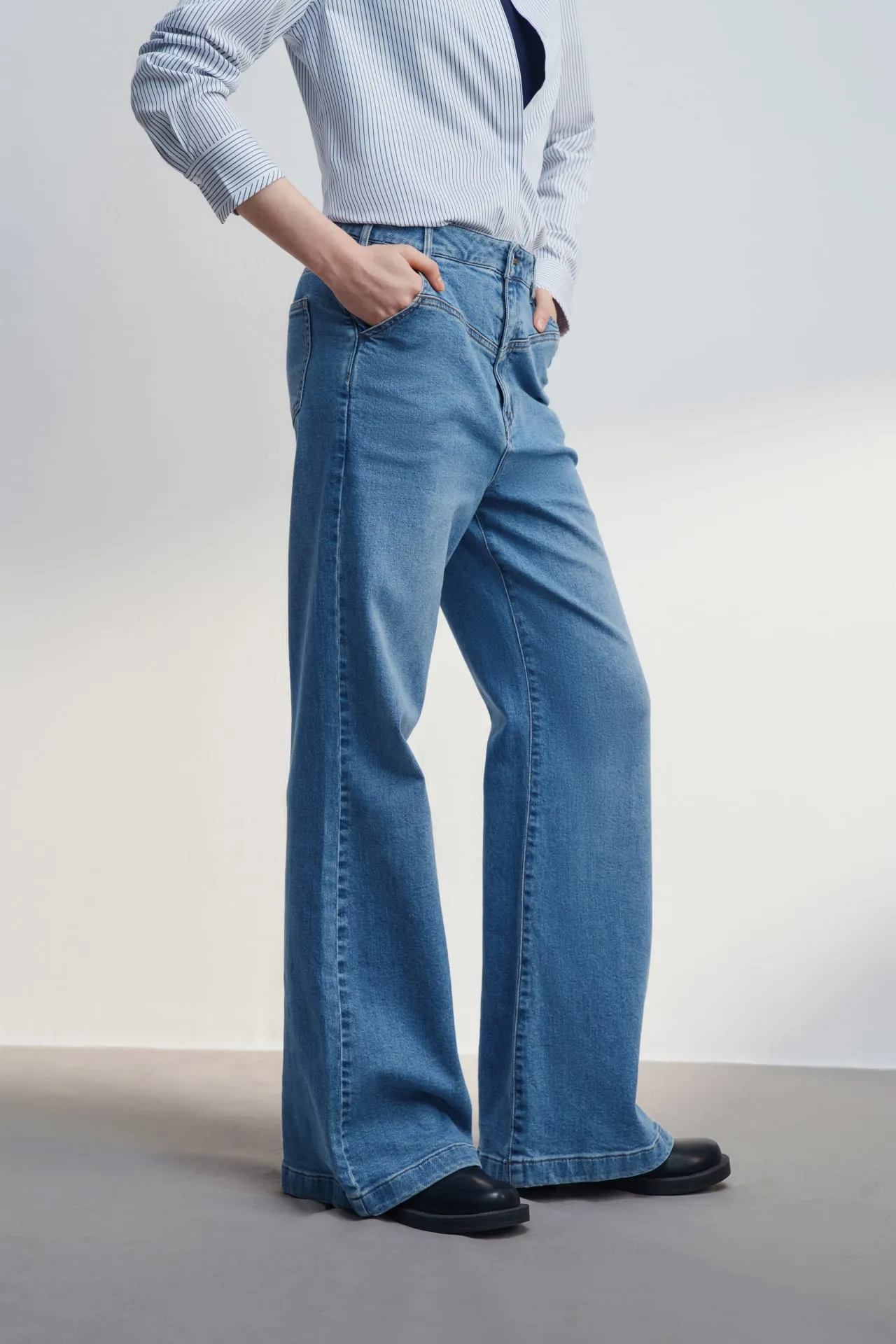 Wide Leg Jeans